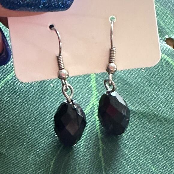 BOGO FREE BLACK BEAD EARRINGS - Picture 3 of 4